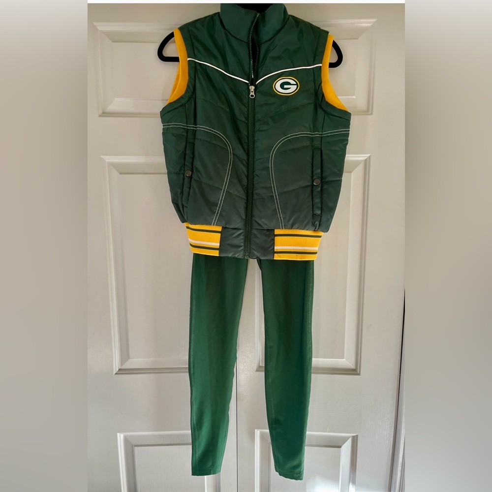 NFL Green Bay Packers Woman’s Team Vest and Leggings Size Small